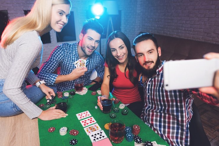 Live No Commission Baccarat table showing banker, player, and tie betting areas with payout labels